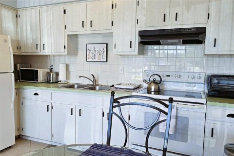Condominio en alquiler en Holiday, Florida, 1 dormitorio, 53.51 m2 № 1548926 - foto 12