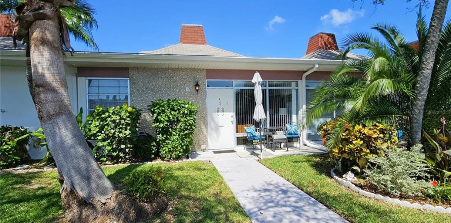 Condominio en Holiday, Florida, 1 dormitorio № 1548926