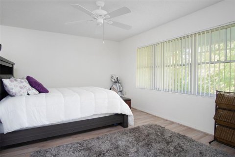 Condo in Palm Harbor, Florida, 2 bedrooms  № 1690359 - photo 15