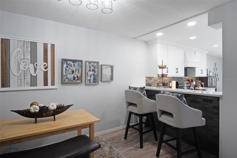 Condo in Palm Harbor, Florida, 2 bedrooms  № 1690359 - photo 10