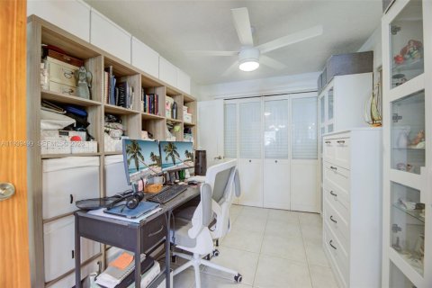 Villa ou maison à vendre à Miami, Floride: 3 chambres, 101.08 m2 № 1997565 - photo 13