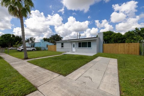 Villa ou maison à vendre à West Palm Beach, Floride: 3 chambres, 86.96 m2 № 2429806 - photo 23