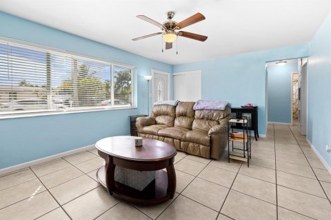 Villa ou maison à vendre à West Palm Beach, Floride: 3 chambres, 86.96 m2 № 2429806 - photo 3