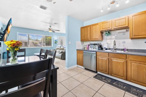 Villa ou maison à vendre à West Palm Beach, Floride: 3 chambres, 86.96 m2 № 2429806 - photo 9