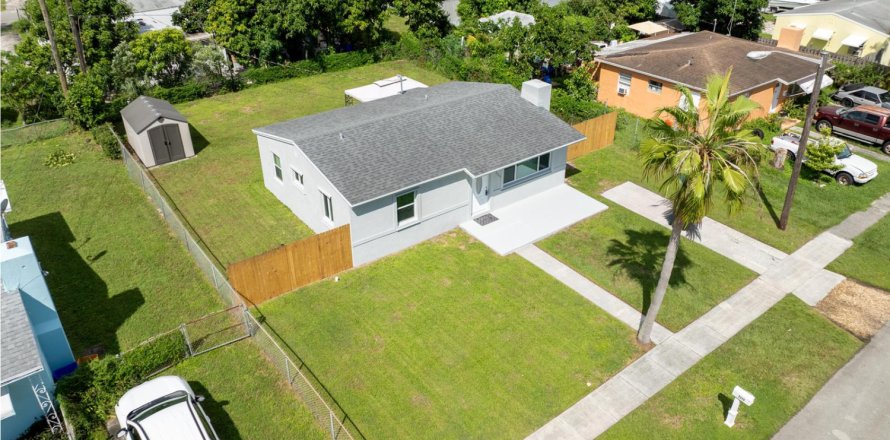 Villa ou maison à West Palm Beach, Floride 3 chambres, 86.96 m2 № 2429806