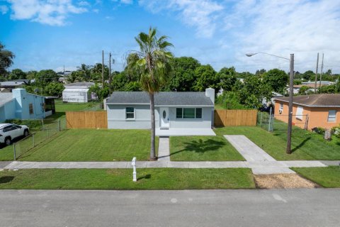 Villa ou maison à vendre à West Palm Beach, Floride: 3 chambres, 86.96 m2 № 2429806 - photo 25