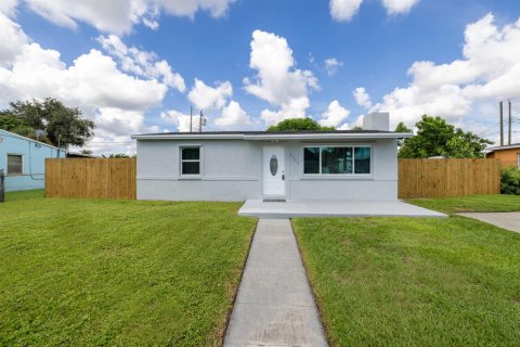 Villa ou maison à vendre à West Palm Beach, Floride: 3 chambres, 86.96 m2 № 2429806 - photo 21