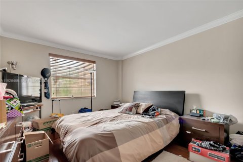 Condo in Miami, Florida, 2 bedrooms № 1986941 - photo 12
