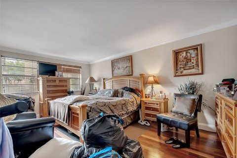 Condo in Miami, Florida, 2 bedrooms № 1986941 - photo 16