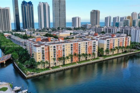 Condo in Sunny Isles Beach, Florida, 3 bedrooms  № 2007896 - photo 18