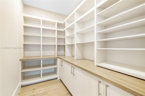 Casa en venta en Fort Lauderdale, Florida, 7 dormitorios, 557.41 m2 № 1953961 - foto 29