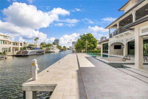 Casa en venta en Fort Lauderdale, Florida, 7 dormitorios, 557.41 m2 № 1953961 - foto 14