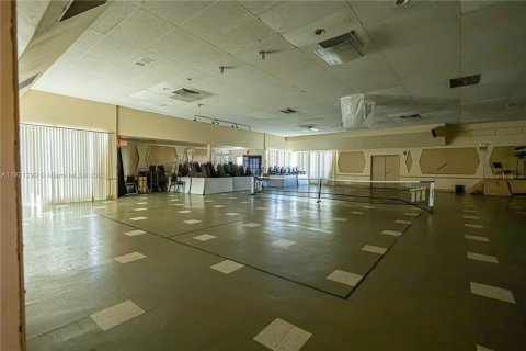 Condominio en alquiler en Miami, Florida, 1 dormitorio, 82.03 m2 № 1974130 - foto 2