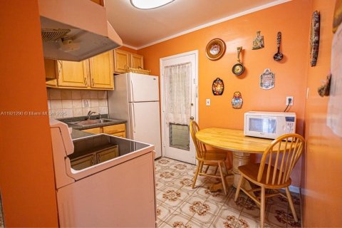 Condominio en alquiler en Miami, Florida, 1 dormitorio, 82.03 m2 № 1974130 - foto 26