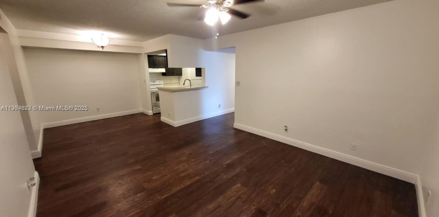 Condo in Tamarac, Florida, 2 bedrooms  № 1955124
