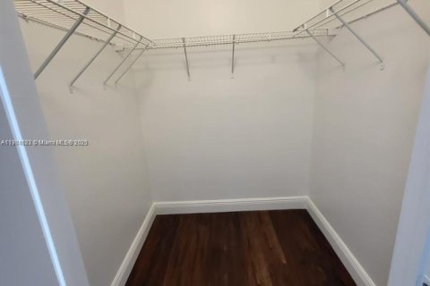 Condo in Tamarac, Florida, 2 bedrooms  № 1955124 - photo 14