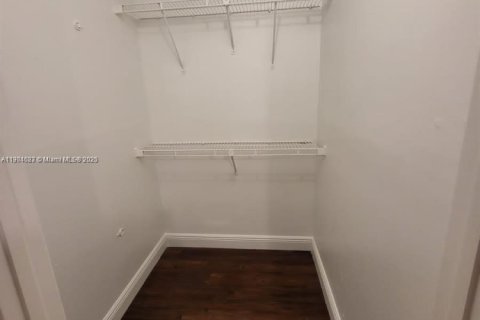 Condo in Tamarac, Florida, 2 bedrooms  № 1955124 - photo 15