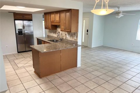 Condominio en venta en Safety Harbor, Florida, 2 dormitorios, 98.48 m2 № 1719370 - foto 11