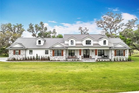 House in Howey-in-the-Hills, Florida 4 bedrooms, 284.28 sq.m. № 1826473 - photo 1