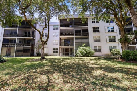 Condo in Oakland Park, Florida, 1 bedroom  № 1726884 - photo 29
