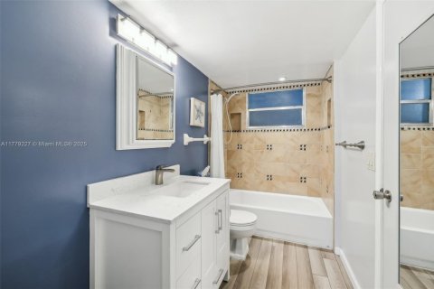 Condo in Oakland Park, Florida, 1 bedroom  № 1726884 - photo 19