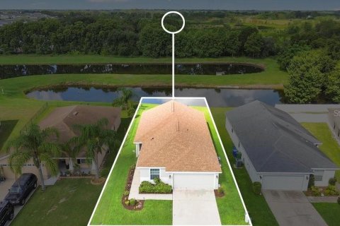 House in Winter Haven, Florida 4 bedrooms, 156.82 sq.m. № 2369762