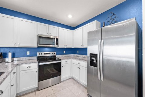 House in Wesley Chapel, Florida 3 bedrooms, 140.84 sq.m. № 2422828 - photo 13