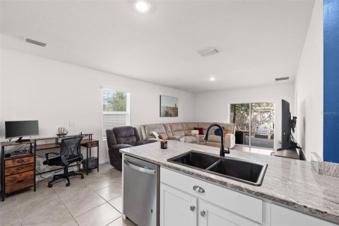 House in Wesley Chapel, Florida 3 bedrooms, 140.84 sq.m. № 2422828 - photo 15
