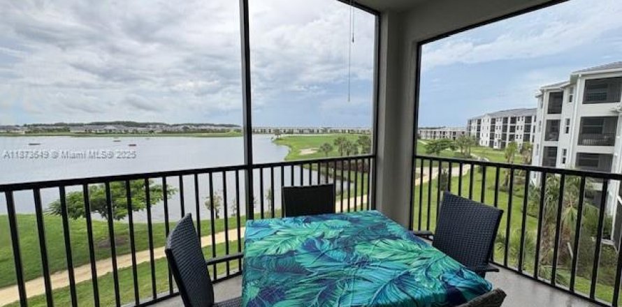 Condo in Ave Maria, Florida, 2 bedrooms № 1955969