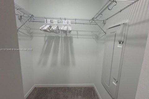 Condo in Ave Maria, Florida, 2 bedrooms  № 1955969 - photo 15