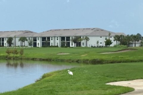 Condo in Ave Maria, Florida, 2 bedrooms  № 1955969 - photo 18