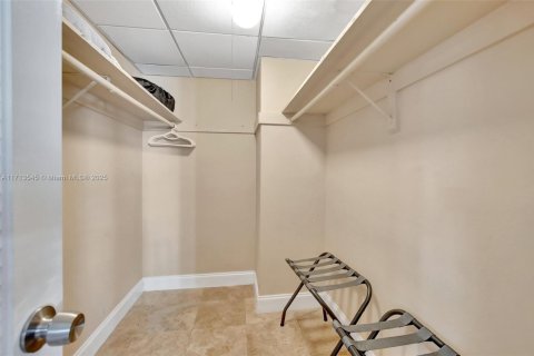Condominio en venta en Hollywood, Florida, 1 dormitorio, 81.2 m2 № 1699367 - foto 22