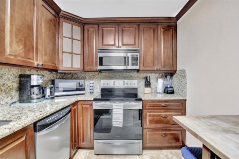 Condominio en venta en Hollywood, Florida, 1 dormitorio, 81.2 m2 № 1699367 - foto 16