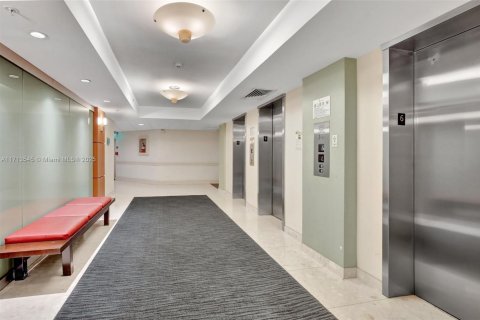 Condominio en venta en Hollywood, Florida, 1 dormitorio, 81.2 m2 № 1699367 - foto 29