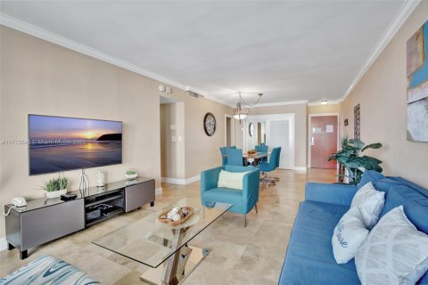 Condominio en venta en Hollywood, Florida, 1 dormitorio, 81.2 m2 № 1699367 - foto 11