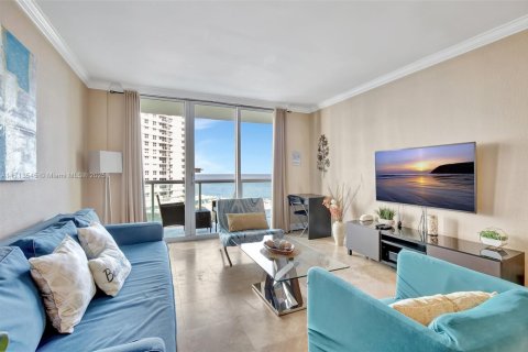 Condominio en venta en Hollywood, Florida, 1 dormitorio, 81.2 m2 № 1699367 - foto 9