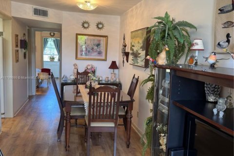 Condo in Sunrise, Florida, 1 bedroom  № 1696085 - photo 15
