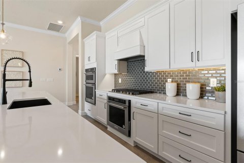 House in Mount Dora, Florida 3 bedrooms, 213.49 sq.m. № 2152136 - photo 8