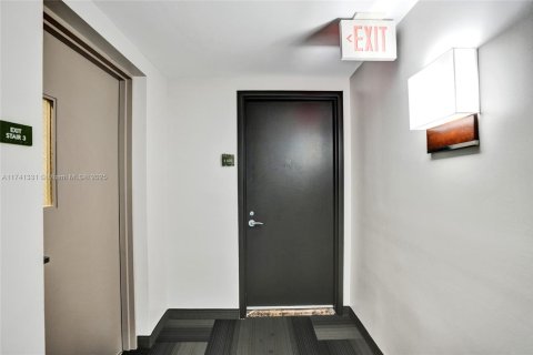 Купить кондоминиум в Санрайз, Флорида 2 спальни, 118.08м2, № 1981159 - фото 23