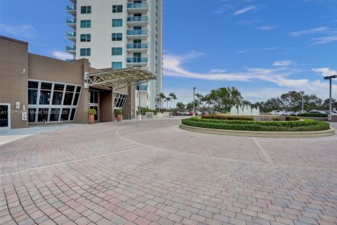Купить кондоминиум в Санрайз, Флорида 2 спальни, 118.08м2, № 1981159 - фото 24
