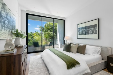 House in Miami Beach, Florida 4 bedrooms, 285.86 sq.m. № 1931230 - photo 27