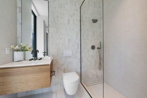 House in Miami Beach, Florida 4 bedrooms, 285.86 sq.m. № 1931230 - photo 26