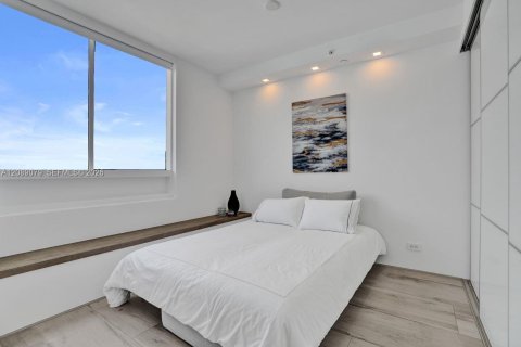 Condo in Miami Beach, Florida, 2 bedrooms  № 2399962 - photo 28