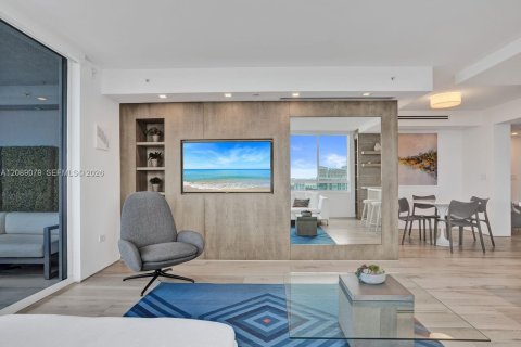 Condo in Miami Beach, Florida, 2 bedrooms  № 2399962 - photo 9