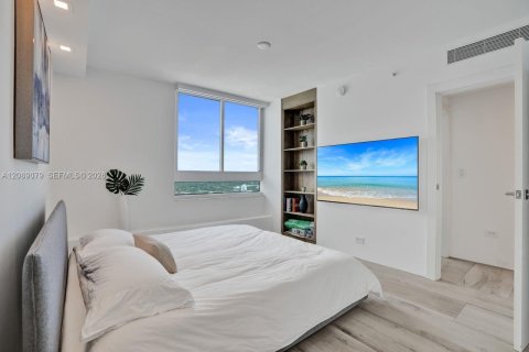 Condo in Miami Beach, Florida, 2 bedrooms  № 2399962 - photo 18