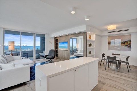 Condo in Miami Beach, Florida, 2 bedrooms  № 2399962 - photo 4