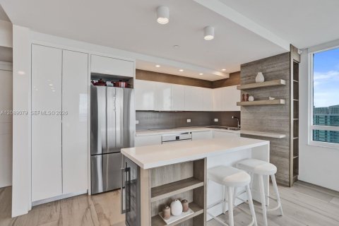 Condo in Miami Beach, Florida, 2 bedrooms  № 2399962 - photo 14