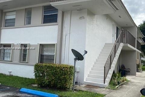 Condo in Miami, Florida, 2 bedrooms  № 1882343 - photo 3