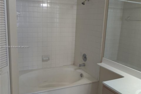 Copropriété à vendre à Coral Gables, Floride: 2 chambres, 84.54 m2 № 1863297 - photo 7