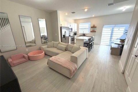 Купить таунхаус в Майами, Флорида 3 спальни, 116.69м2, № 2040312 - фото 26